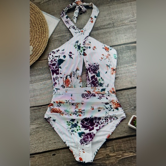Cupshe Other - NWT Cupshe White Floral One Piece Swimsuit Halter
